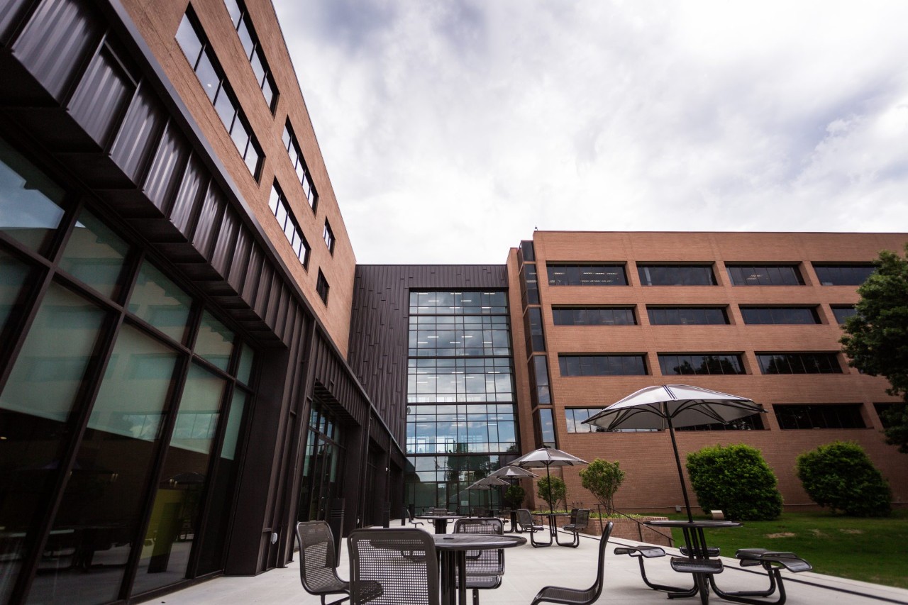 The outdoor commons area of the J.B. Hunt corporate campus.